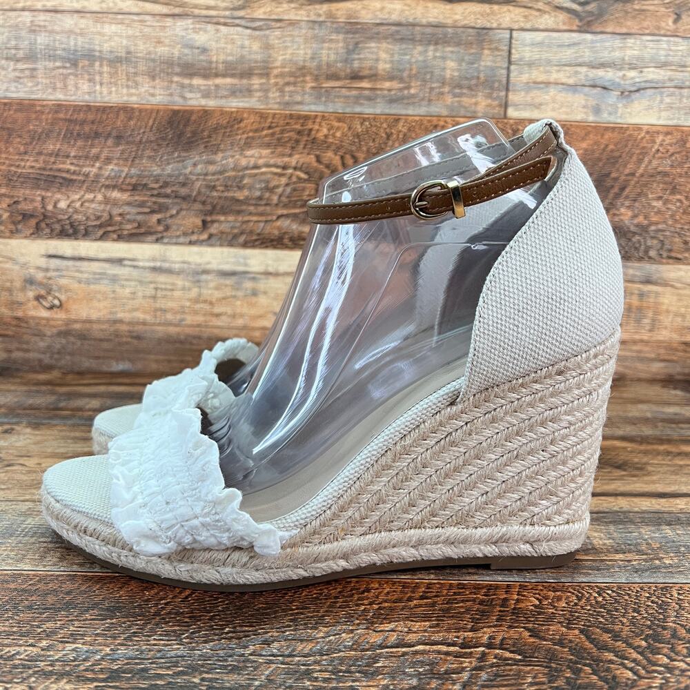 Draper James RSVP Gabrielle Eyelet Lace Wedge Sandals Women's 10 Feminine White
